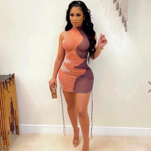 "Made The Headlines" dress - Picture 1 of 1